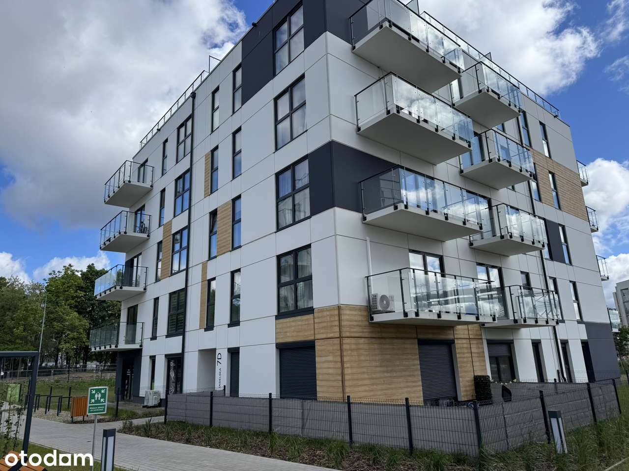 Od zaraz ,garaż w hali ,z ogródkiem, nowe - Pełny obrazek: 3/18