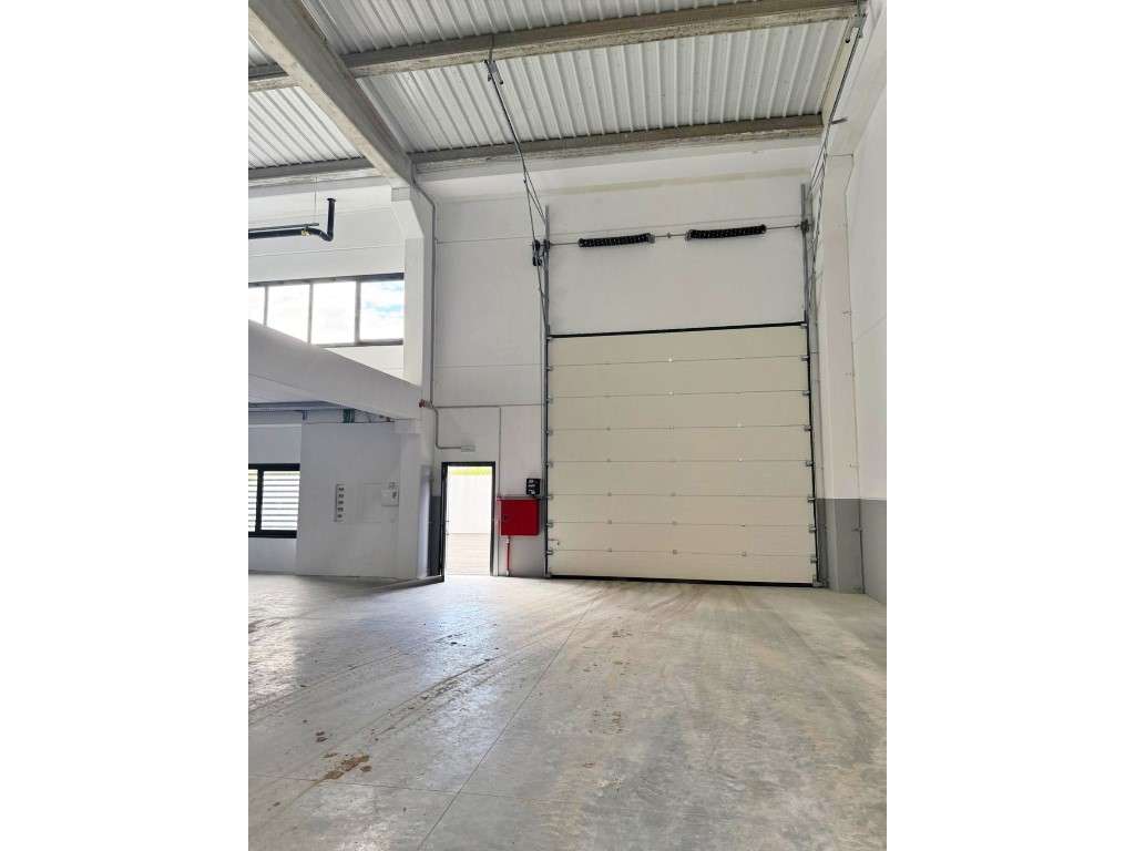 Armazéns novos em Amorim - venda/arrendamento - Grande imagem: 5/7