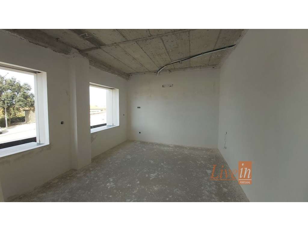 Moradia T4 Nova com Piscina e Jardim em Condomínio Privado em Mafra-18