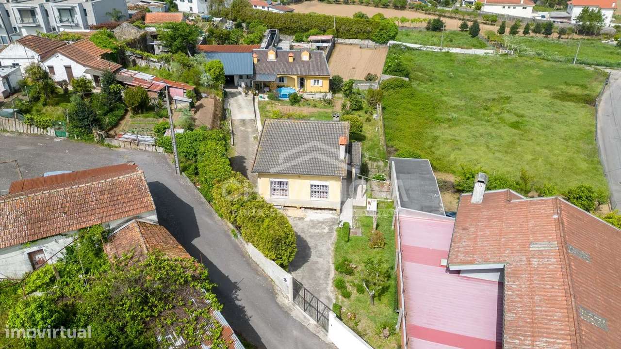 PS - Moradia T3, inserida num terreno com 1500m²-7