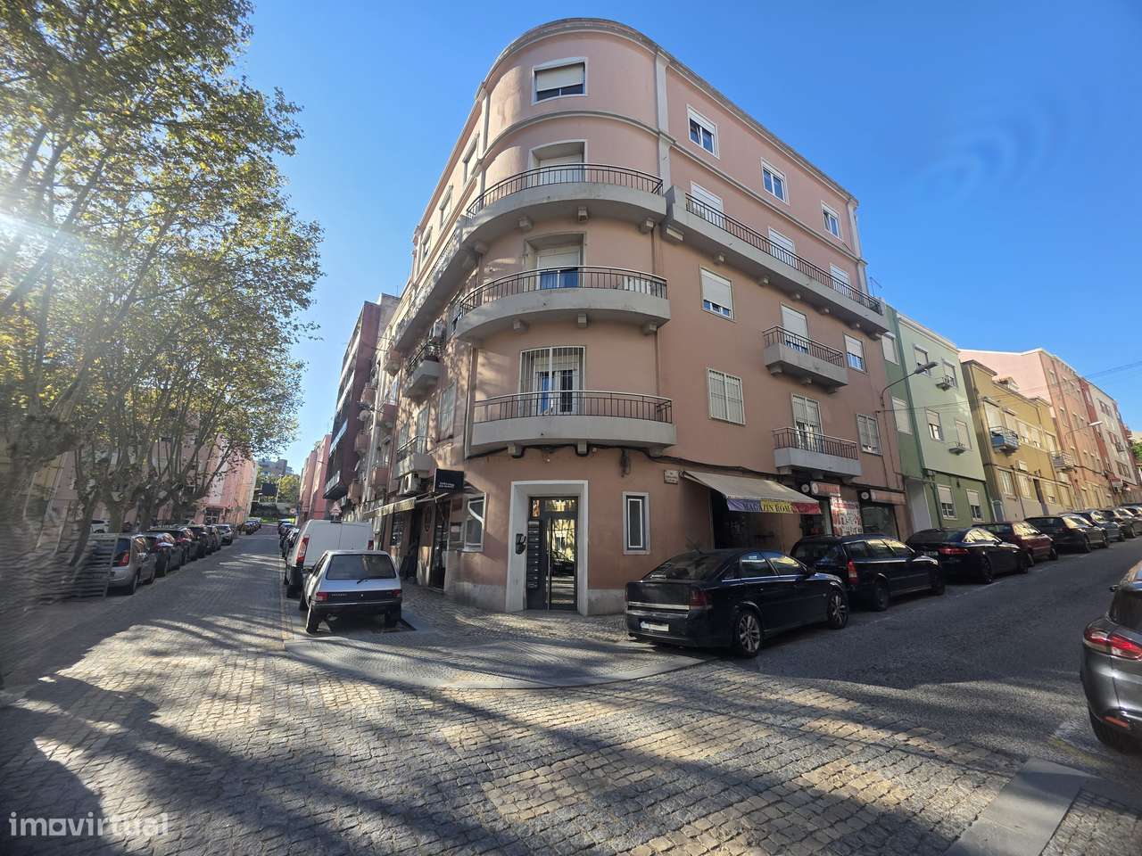 Apartamento T3 a dois paços do Metro e Comboio-9