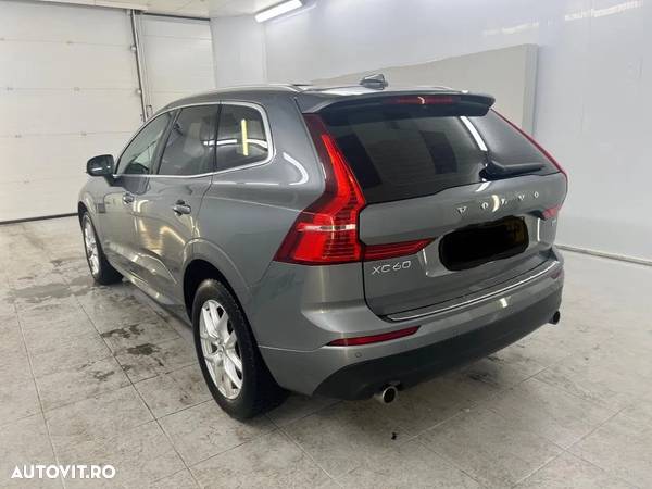 Volvo XC 60 B5 MHEV AT8 AWD Momentum Pro - 4