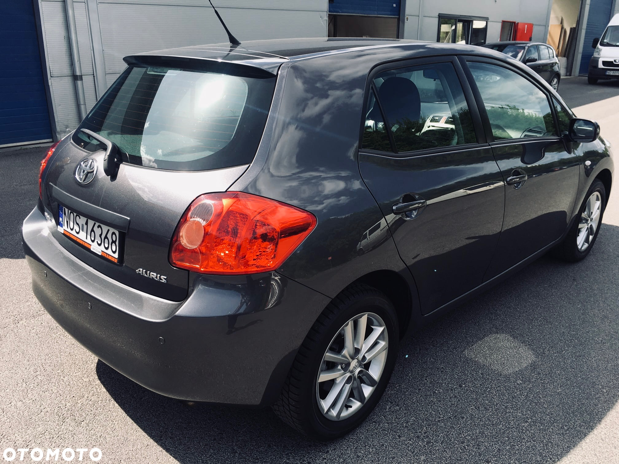 Toyota Auris 1.33 VVT-i Terra - 2