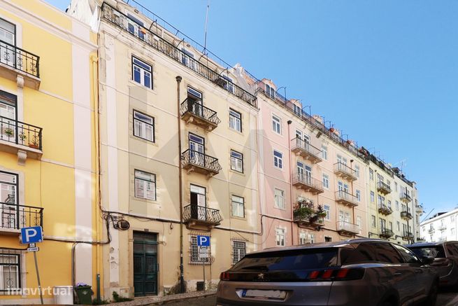 T2 de 122 m2 remodelado com varanda na Estrela - Luminoso-27