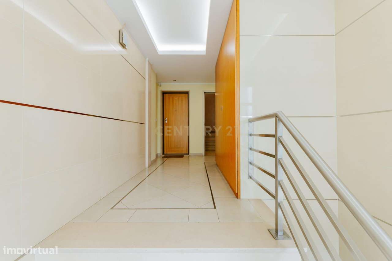 T3 Duplex com excelente área, estacionamento e espaço multifunções - Grande imagem: 3/35