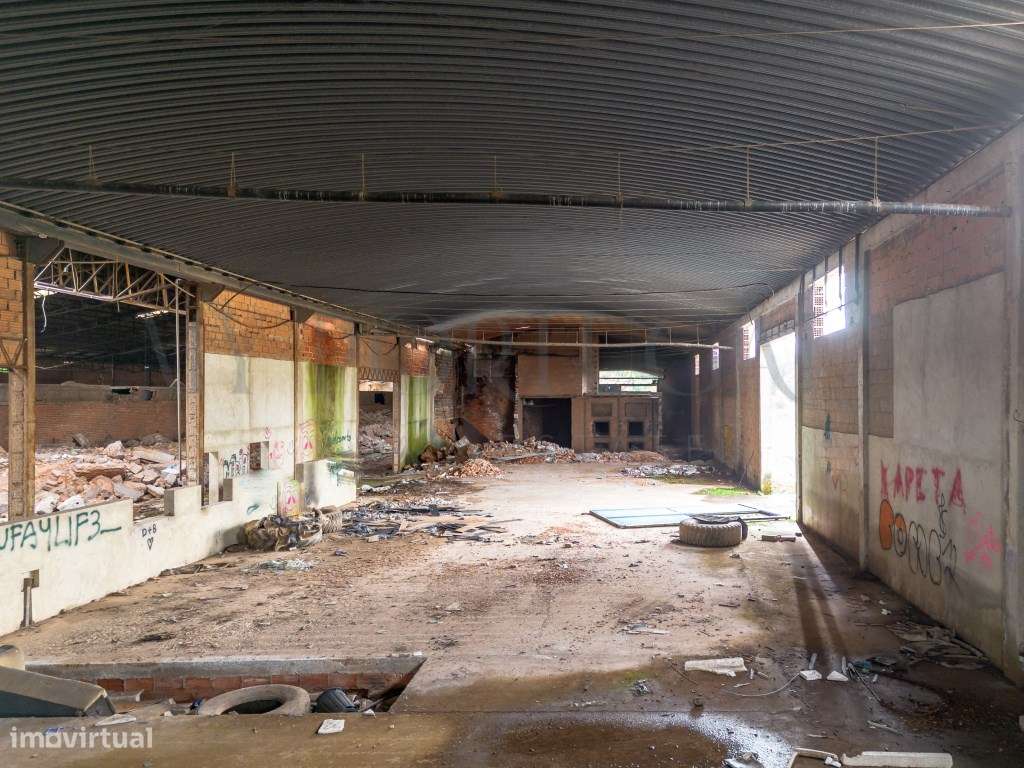 Terreno para Construção de 32.500 m² com Viabilidade Turística e In...-23