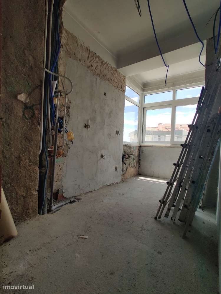 Oportunidade I APARTAMENTO T1 I Cento de Alverca-8