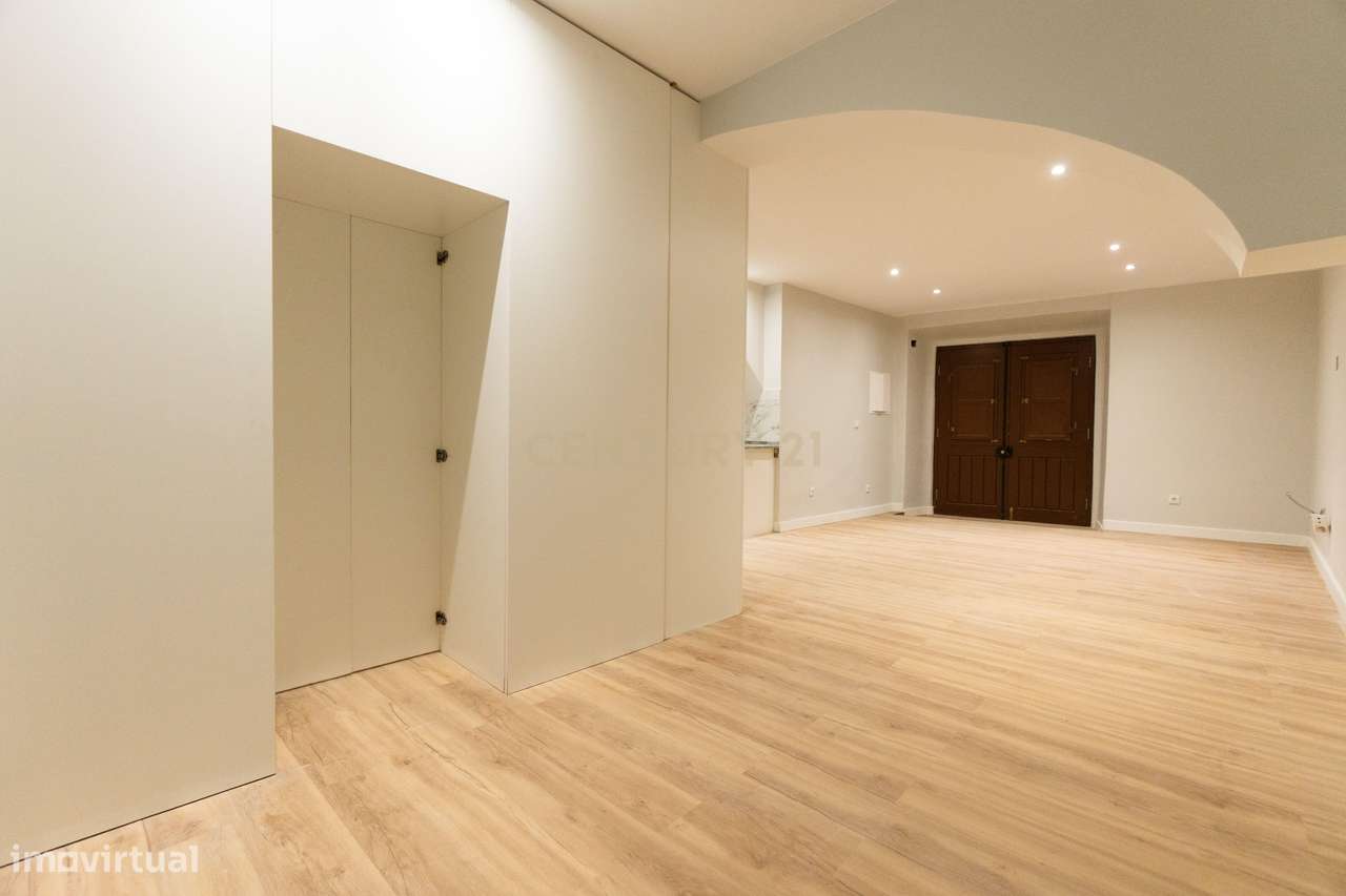 Prédio remodelado na Baixa de Setúbal – uma oportunidade única-10