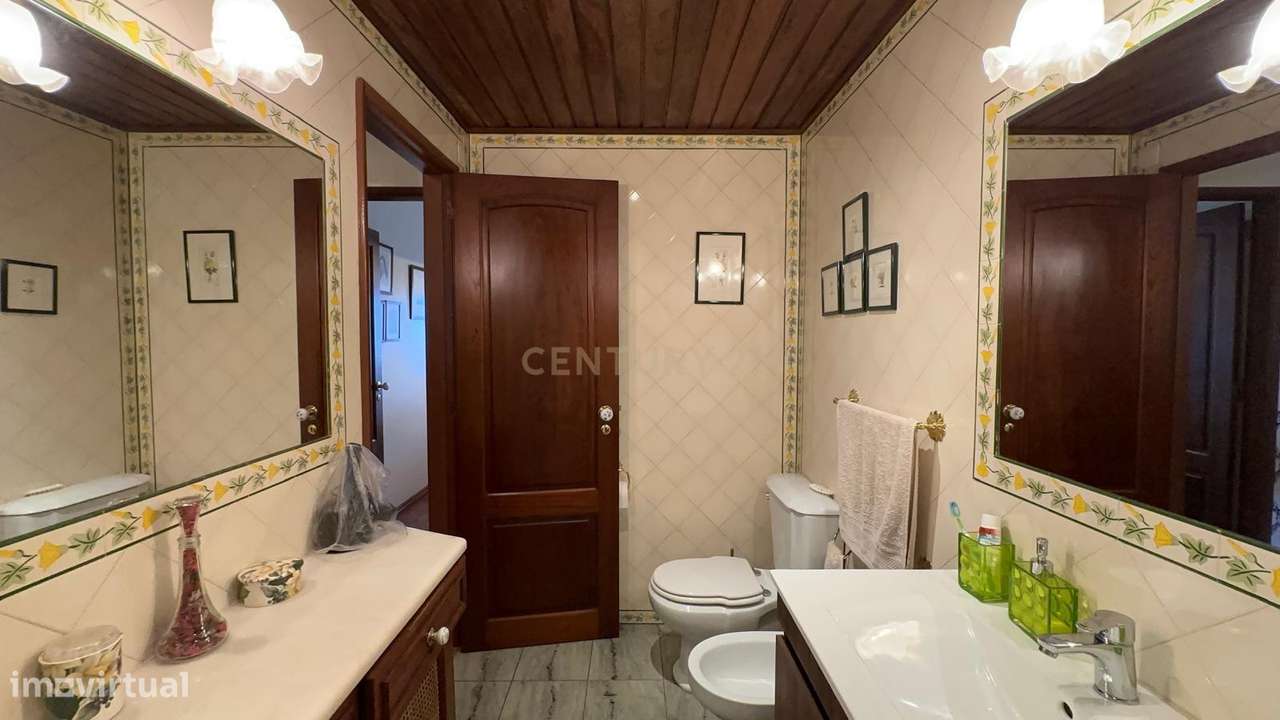 Apartamento T4 à Venda em Benfica – 9.º Andar com Vista Desafogada | E-17