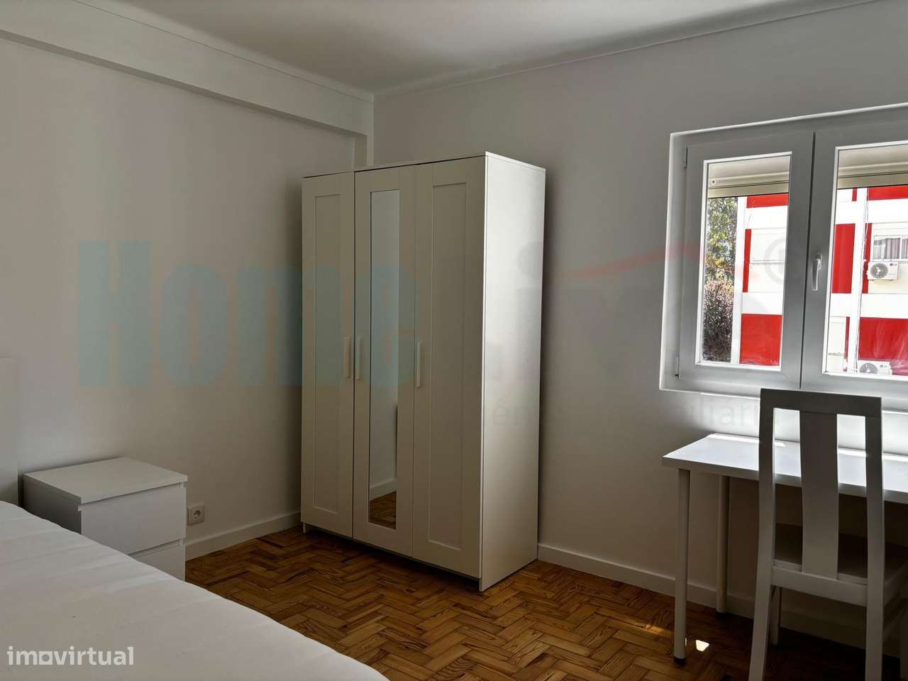 Apartamento T4 Remodelado e Mobilado Charquinho, Benfica-23