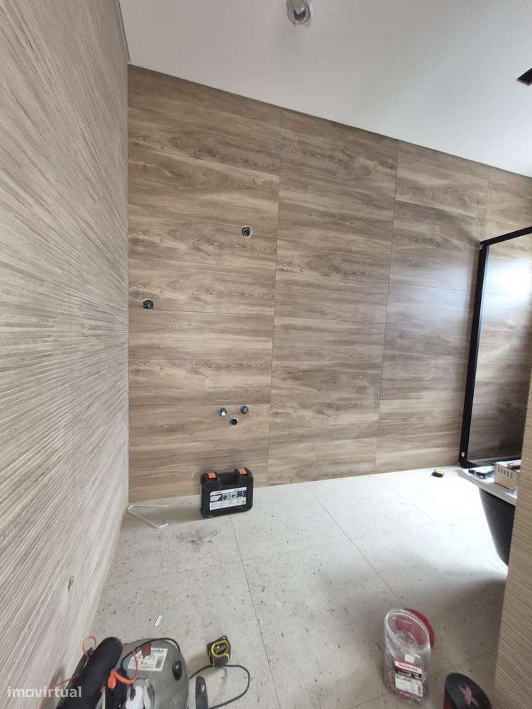 Moradia T3, térrea, geminada com garagem e jardim. Fração "A"-11