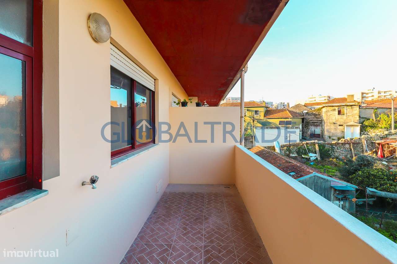 Apartamento T2 Renovado & Equipado em Rio Tinto-9