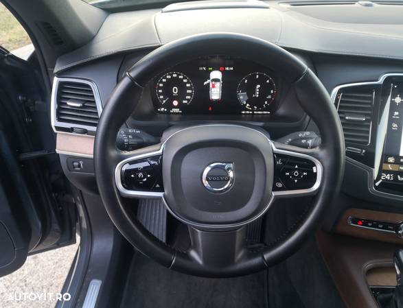 Volvo XC 90 B5 D AWD Geartronic Inscription - 8