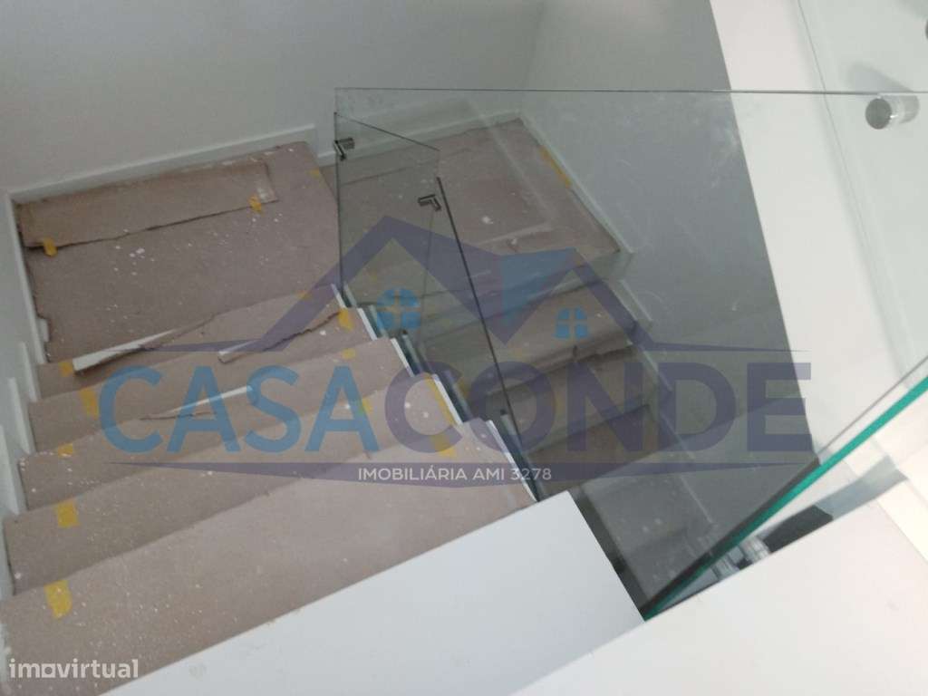 Moradia Isolada Duplex C/Piscina-49