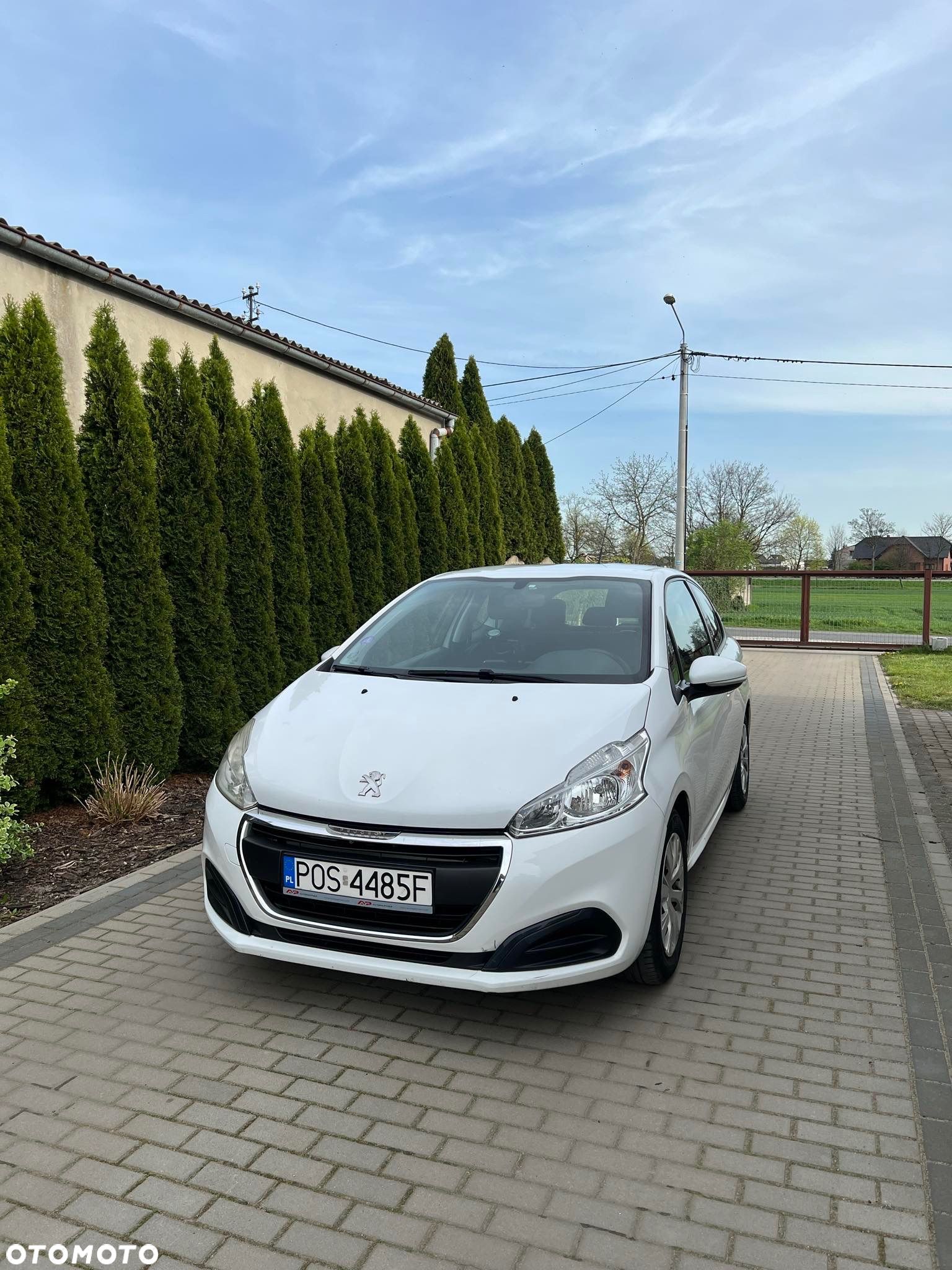 Peugeot 208 - 1