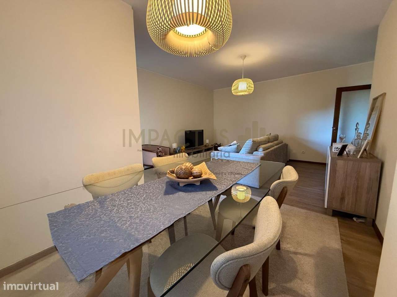 Apartamento T2 com garagem no centro-4