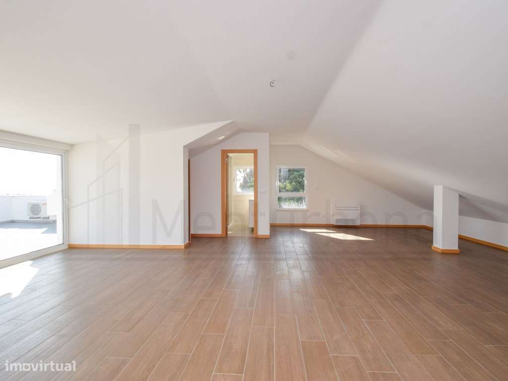 FANTÁSTICO T3 COM TERRAÇO E VISTA DESLUMBRANTE NA PAREDE - CASCAIS-7