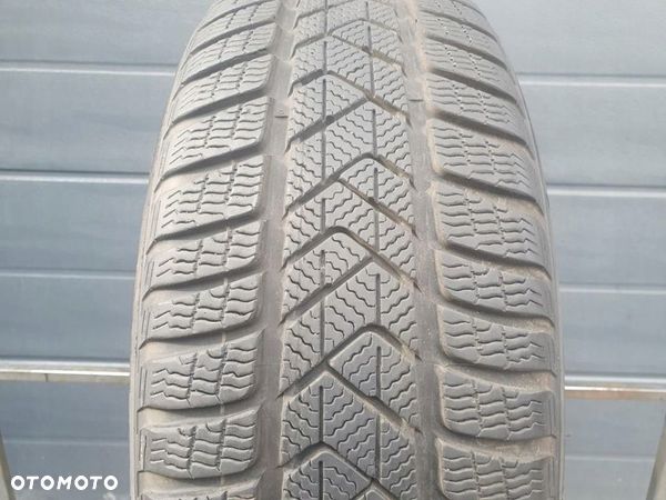 225/55R17 Pirelli Sottozero 3 RSC opona zima 7,5mm - 1