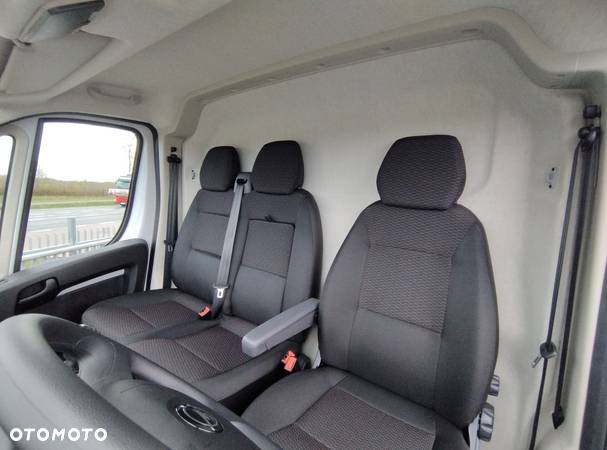 Opel Movano Movano Furgon FWD 2.2dt 165KM 370Nm Euro 6.4 S&amp;S MT6 L3H2 3.5t 13m3 - 23