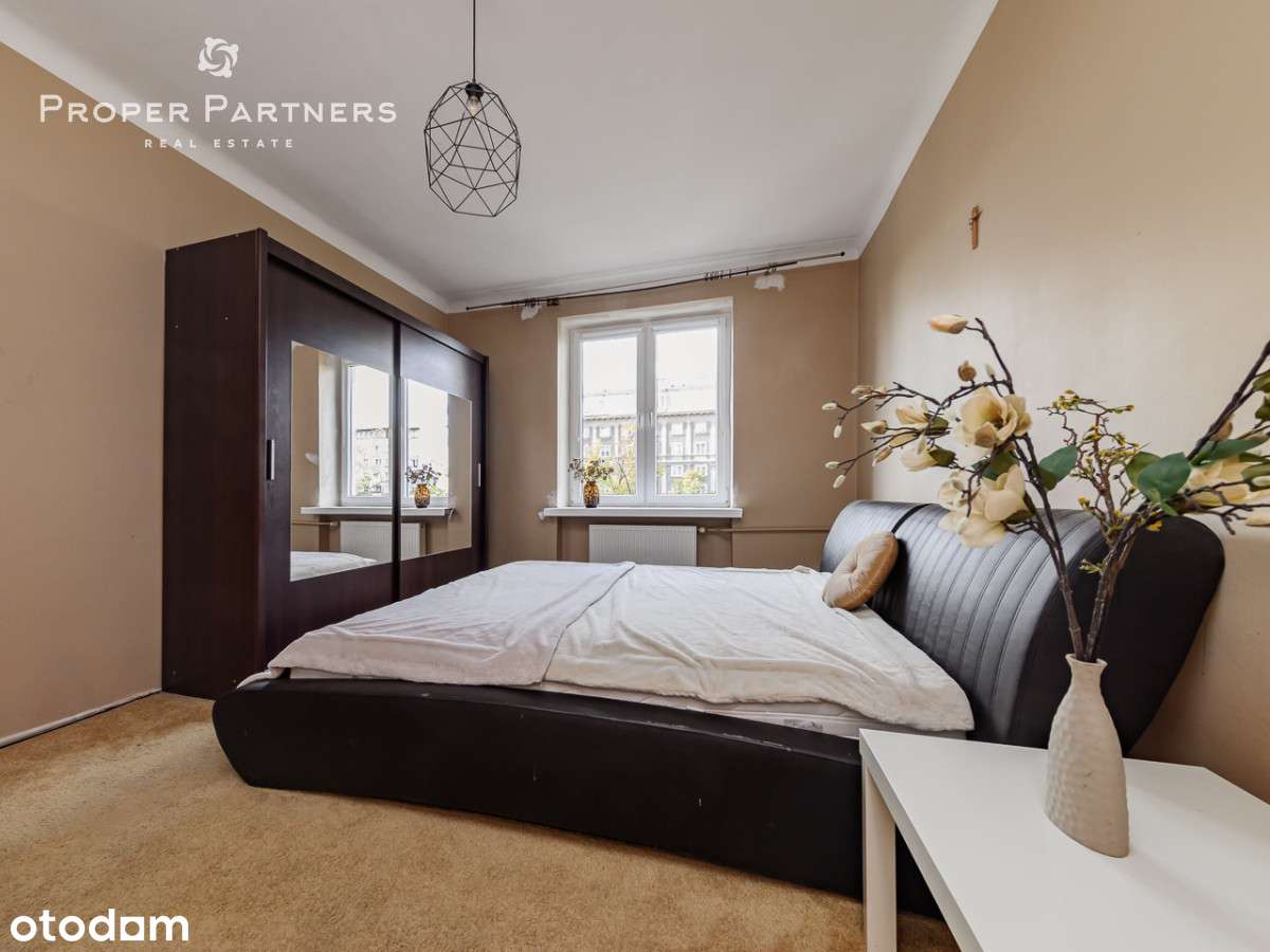 2 pokoje z oddzielną kuchnią w kamienicy Śródmieśc-9