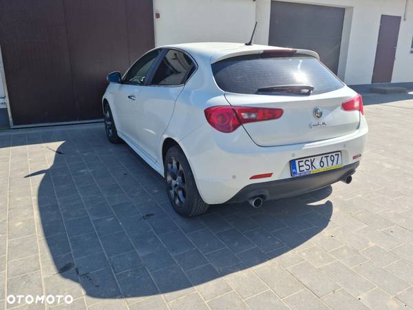 Alfa Romeo Giulietta 2.0 JTDM Distinctive - 11