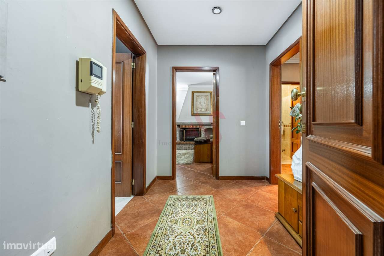 T2 (T3 de origem) Duplex – Centro de Vizela – Terraços Amplos + 2 Gara - Grande imagem: 2/32