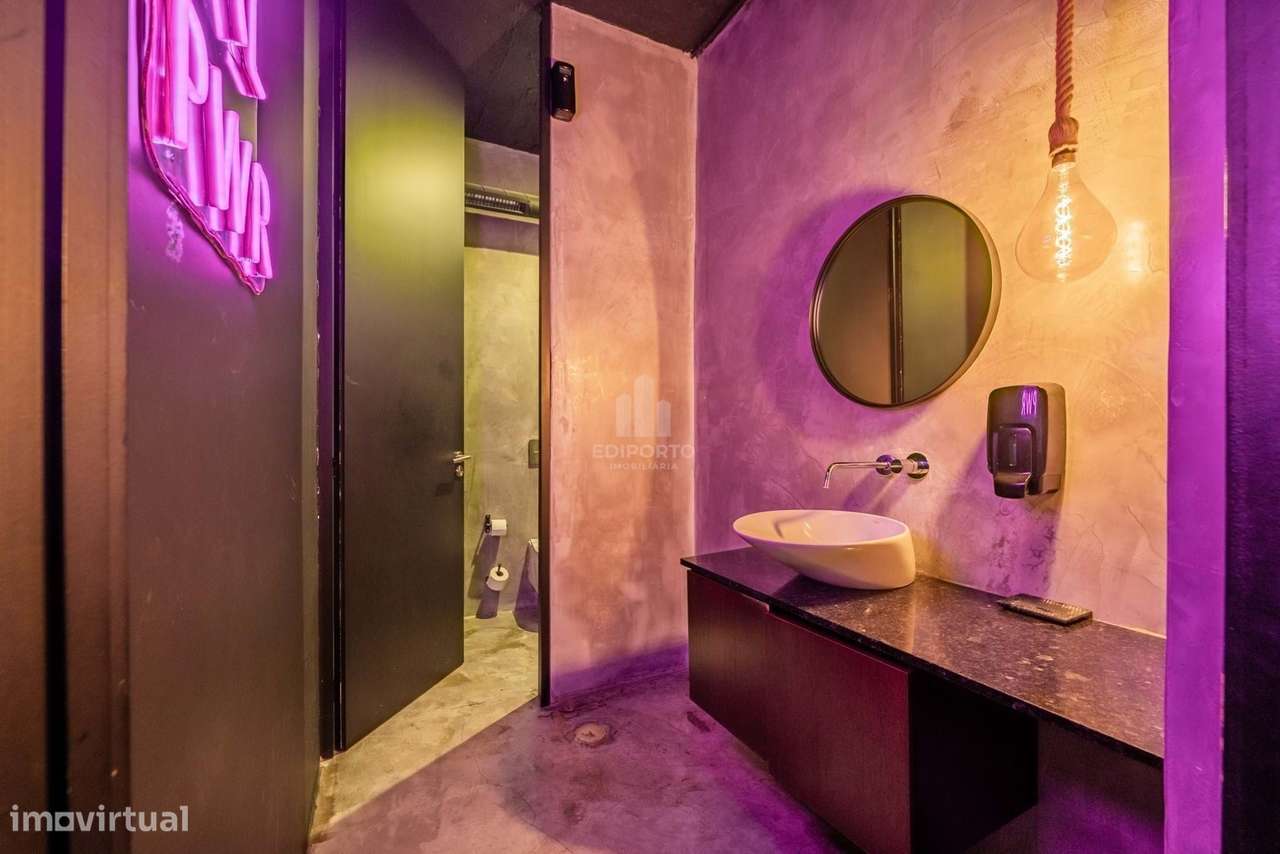 Restaurante /Bar para venda com 90 lugares sentados ao Gaia Shopping (-18