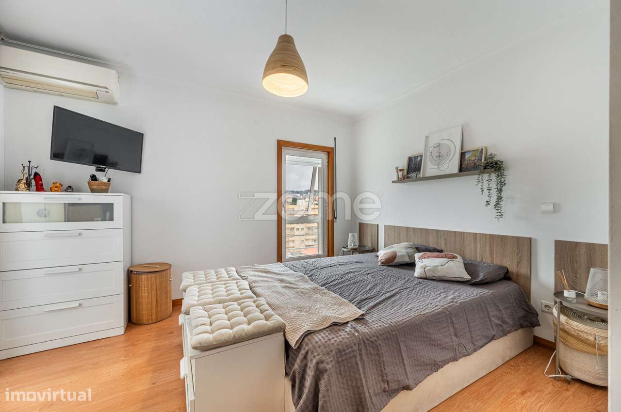 Apartamento T3 com varandas, em Valongo-8
