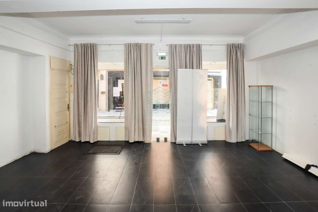 Loja em Torres Novas destinada a comércio/serviços - Grande imagem: 2/13