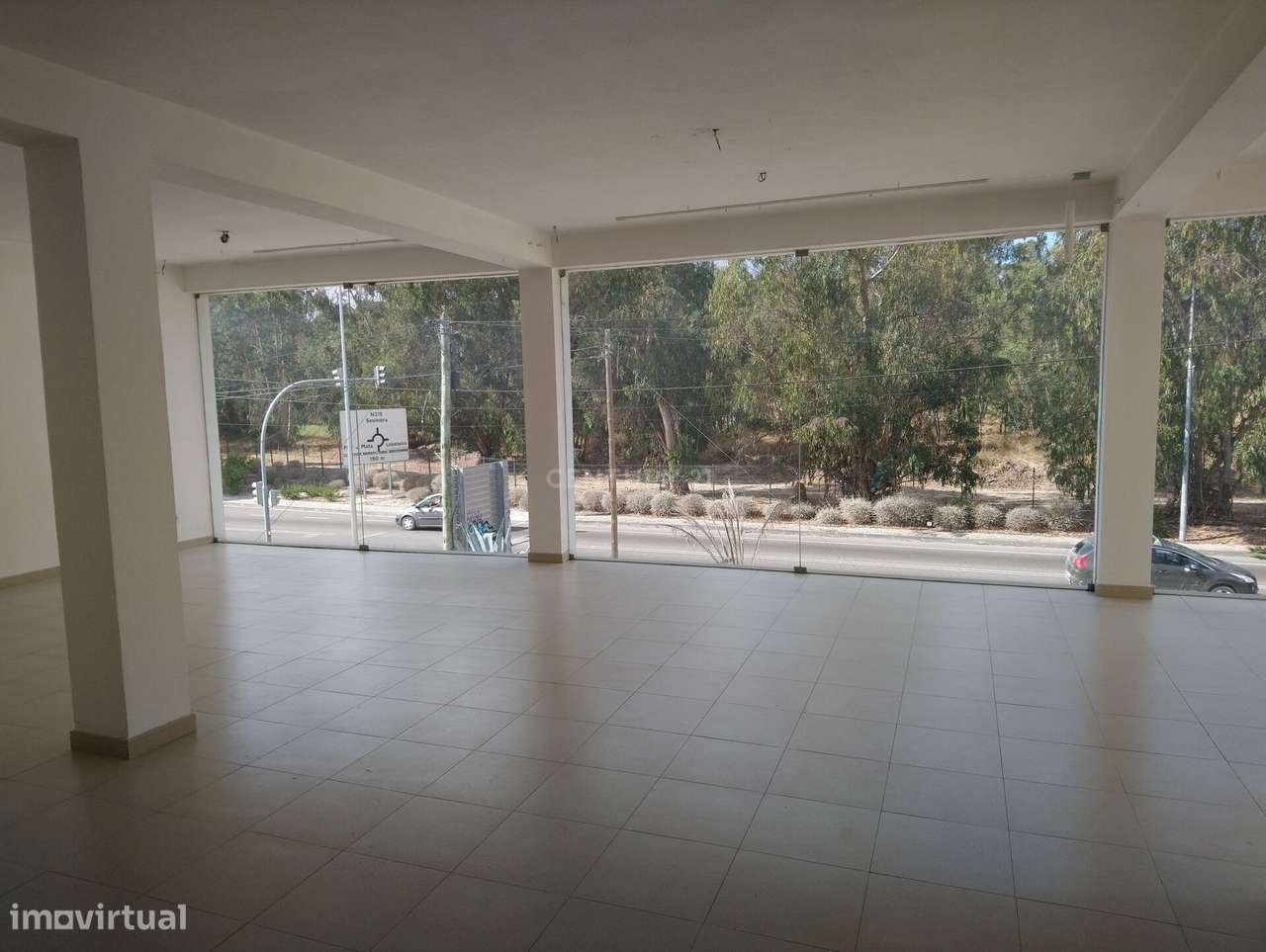 Loja/Edifício em Fernão Ferro - Com Rendimento - Grande imagem: 4/32