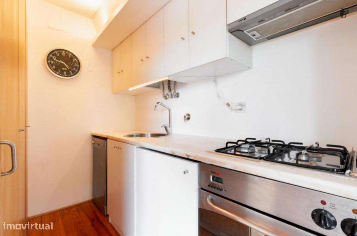 Apartamento com 1 quartos - localizado em Rato Lisbon - Grande imagem: 3/6