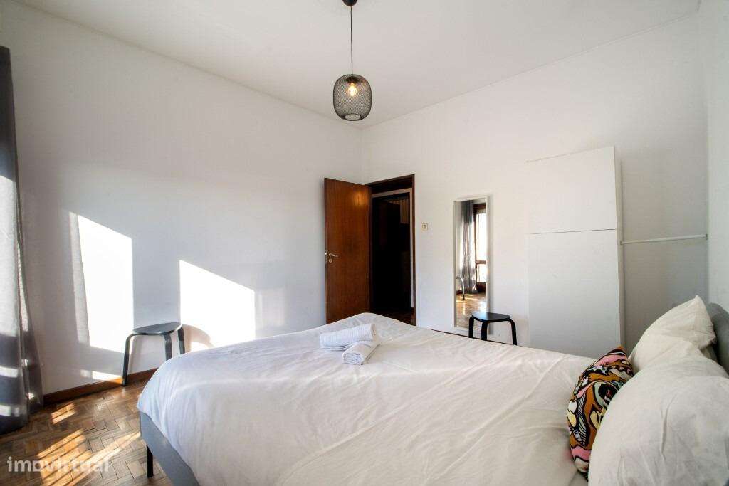 Apartamento T4 na Rua Almirante Leote do Rego no Porto - Grande imagem: 4/23