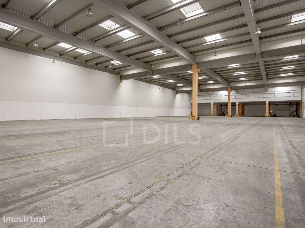 Armazém para arrendar na Quinta da Marquesa, em Palmela - Grande imagem: 4/29