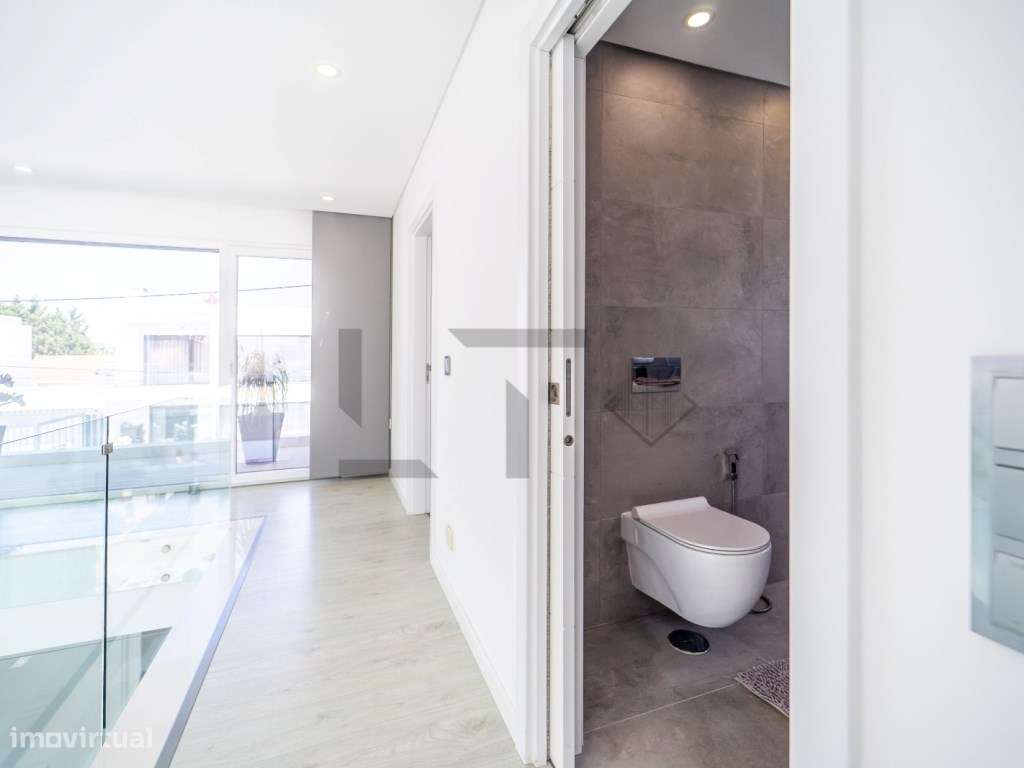 Moradia T4 Smart Home com Piscina, para Venda na Aroeira, Charneca ...-31