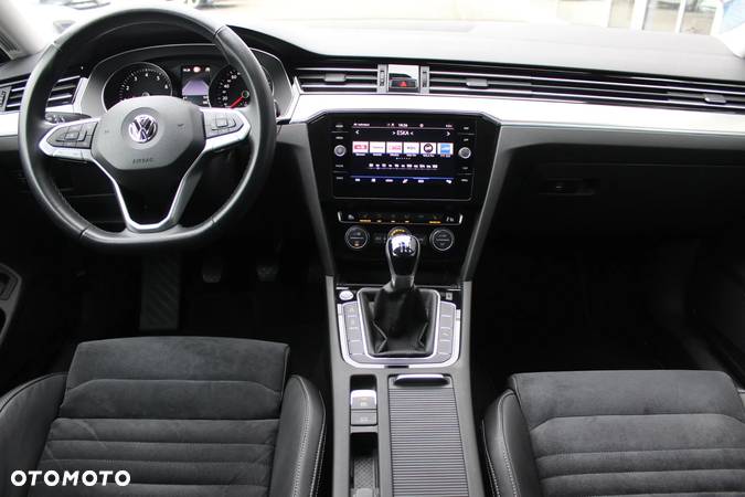 Volkswagen Passat 1.5 TSI EVO Elegance - 8
