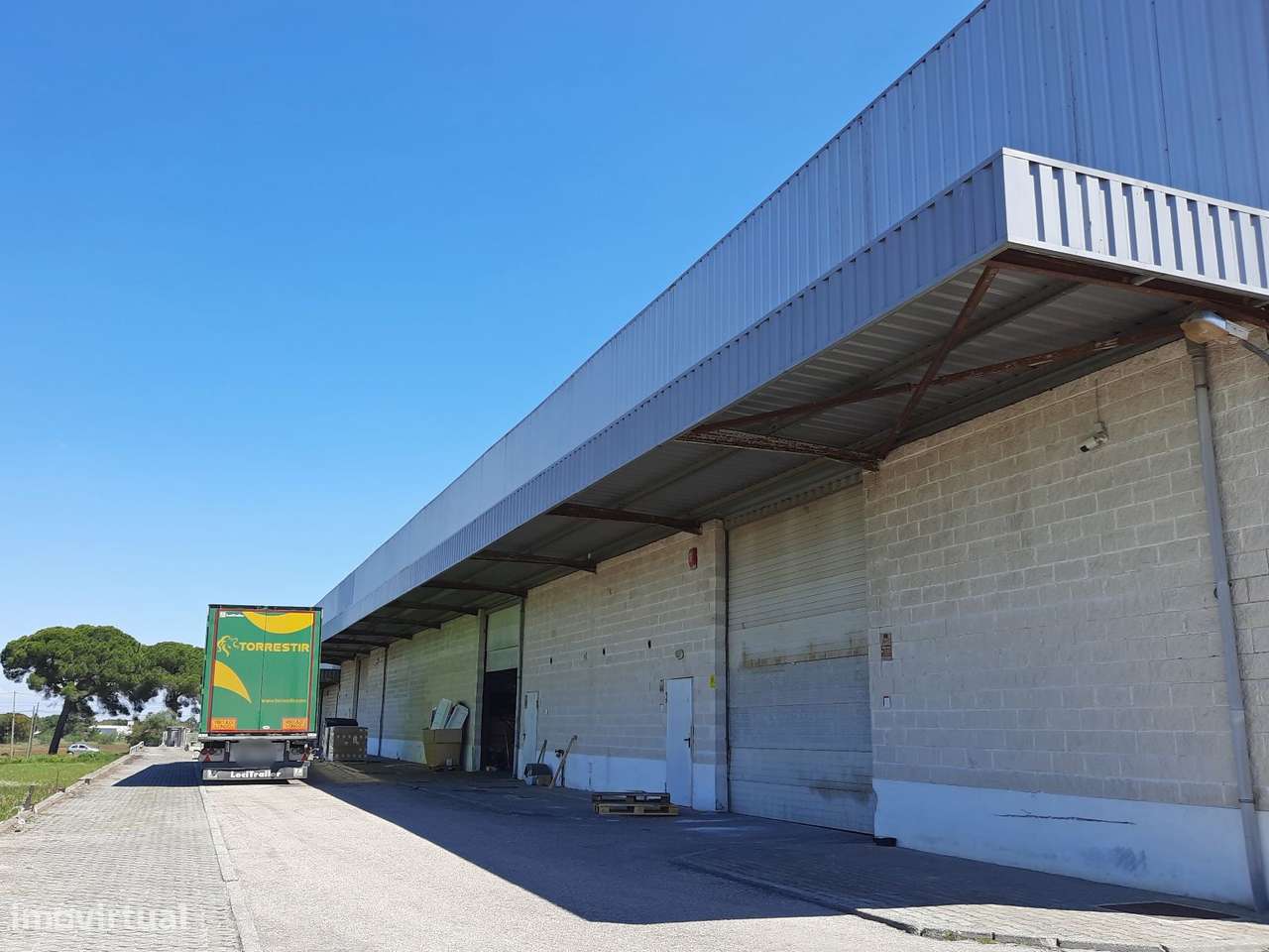 Armazém Venda Palmela | 2.231 m2 | Licença Industrial e Serviços-2
