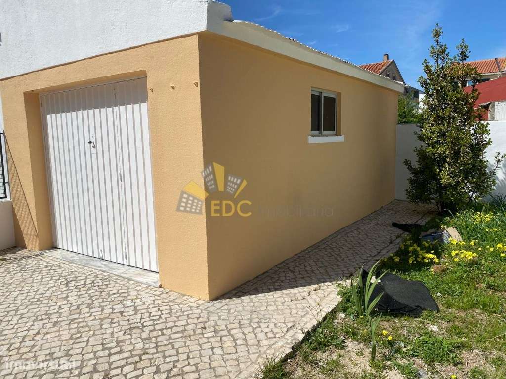 Moradia T3 - Remodelada com 2 frentes no centro de Mem Martins | Nã...-33