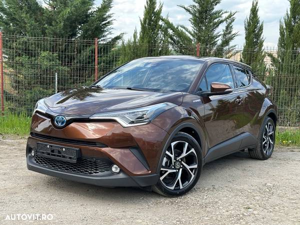 Toyota C-HR Hybrid Lounge - 1