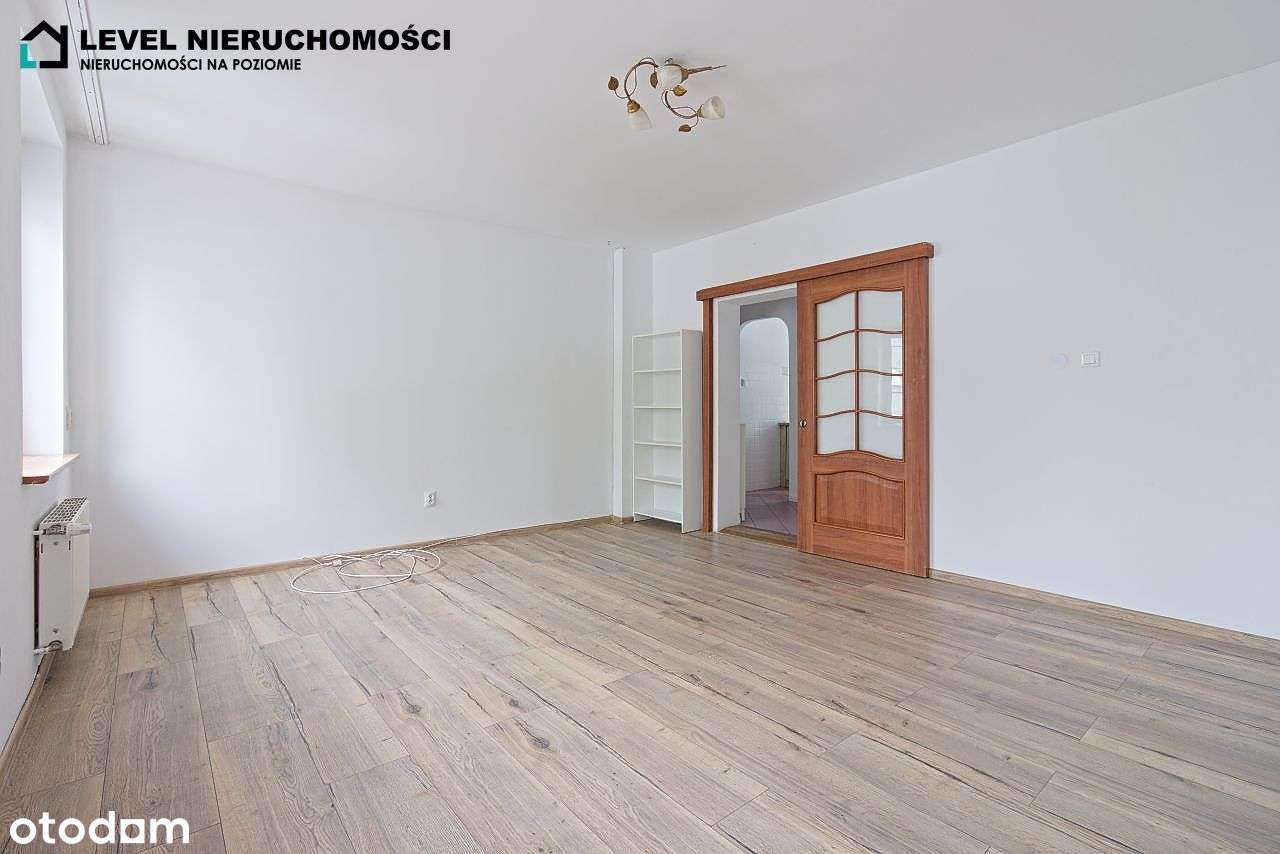 Przestronne mieszkanie dwupokojowe-2