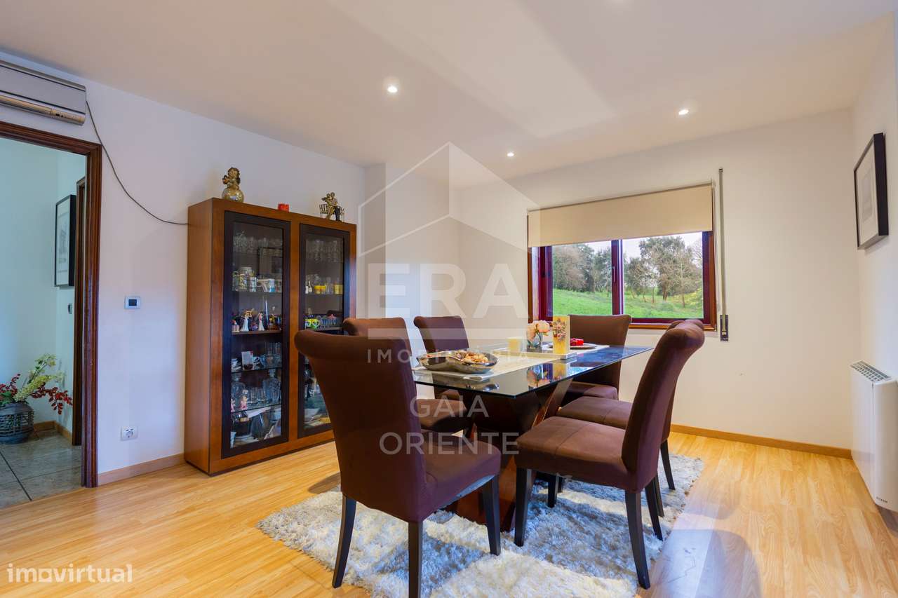 Apartamento T3 com Excelentes Áreas em Oliveira do Douro-9