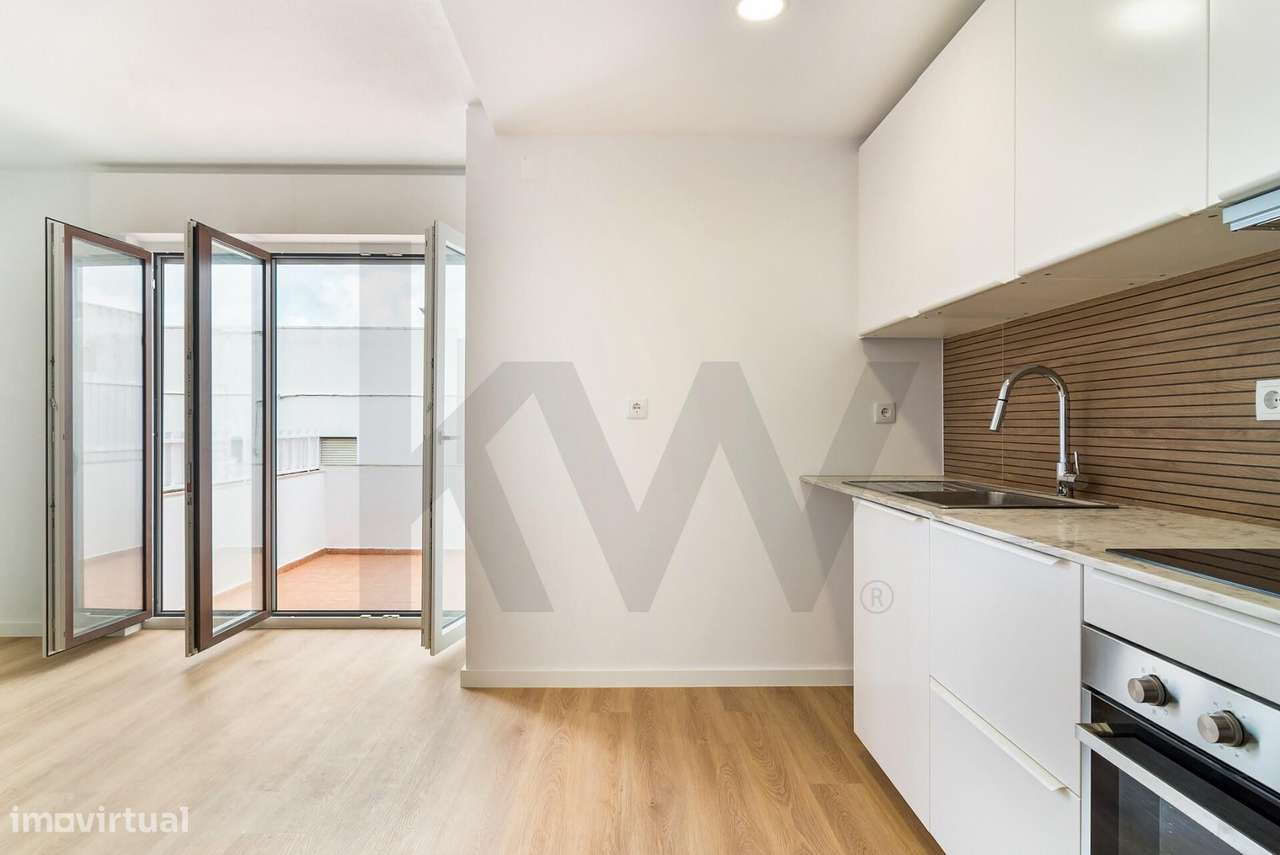 MORADIA T4 RENOVADA, 5 MIN A PÉ DA PRAIA DA CALIFÓRNIA, PÁTIO PRIVADO - Grande imagem: 4/47