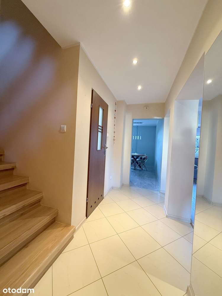 Przestronny dom z garażem i ogrodem, gotowy do wprowadzenia!-14