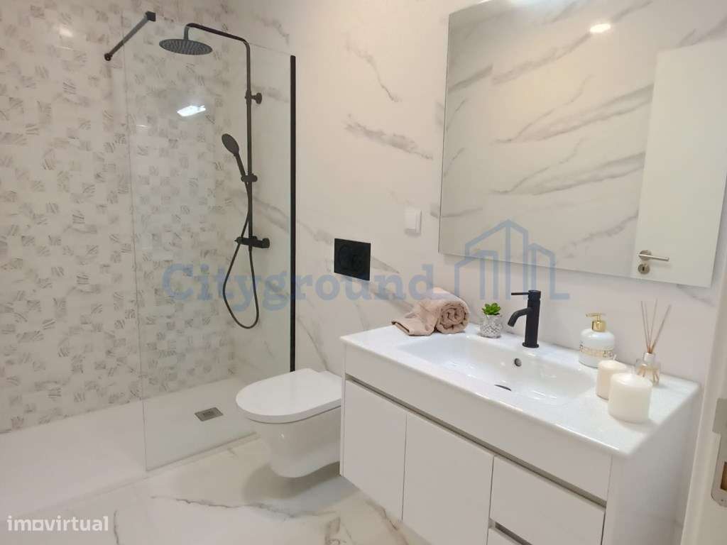 São Domingos de Benfica | T2 com suíte, closet e varanda | Totalmen... - Grande imagem: 4/5