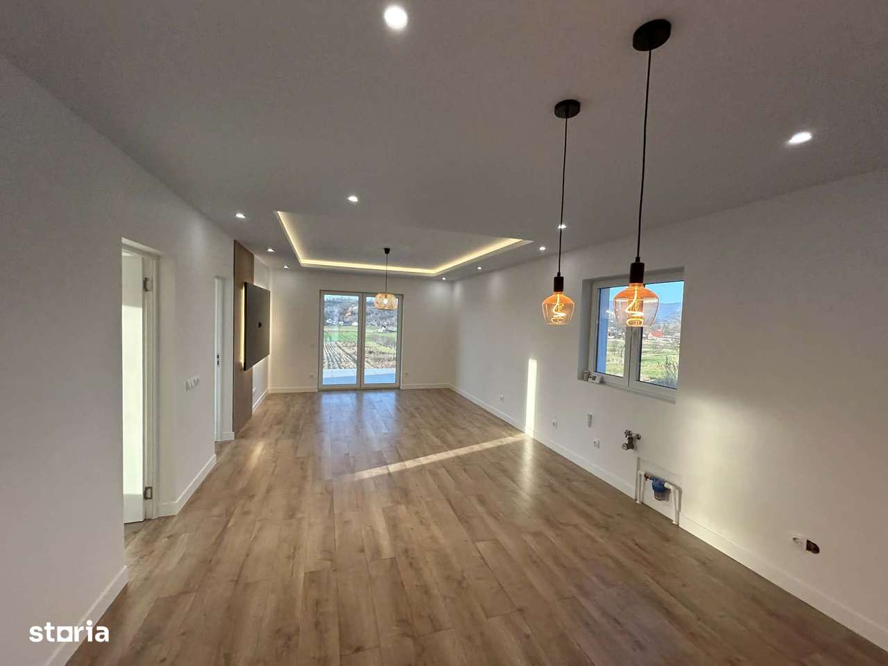 Casă nouă, pe un singur nivel – stil mediteranean – Dumbrăvița-2