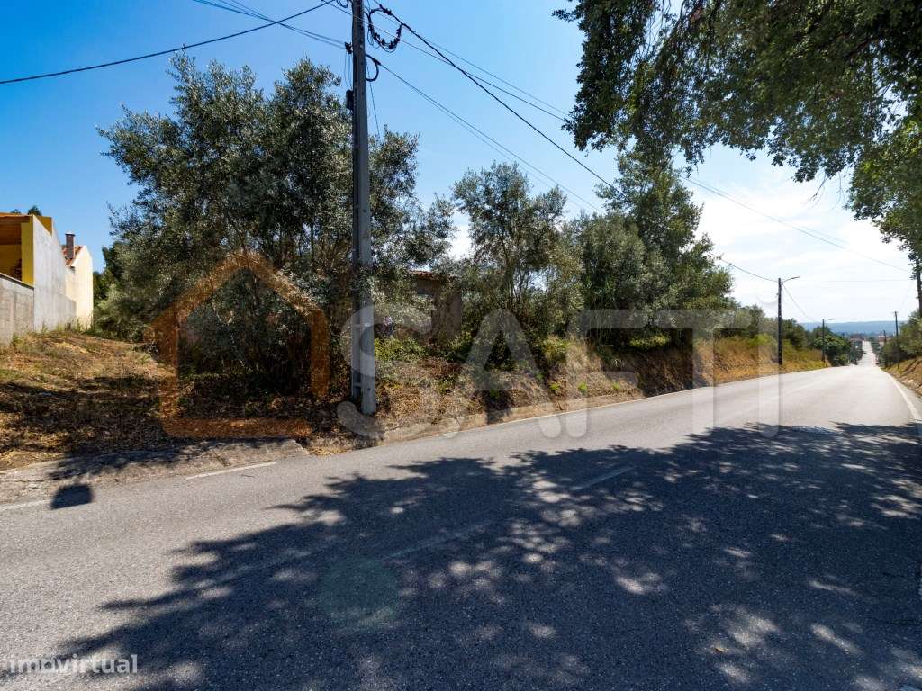 Terreno com duas frentes de estrada - Grande imagem: 5/11