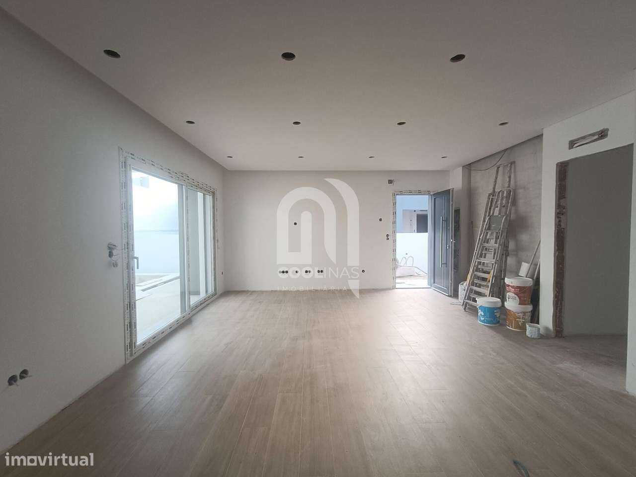 Fantástica Moradia Térrea T3+1 com Piscina de água salgada e aquecida.-5