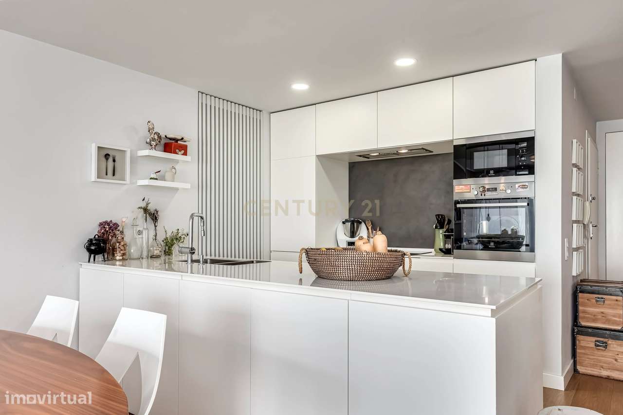 Apartamento T2 com Terraço e Parqueamento-4