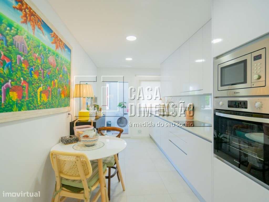 Apartamento de tipologia T2 na Serra de Carnaxide, com Garagem BOX,...-18