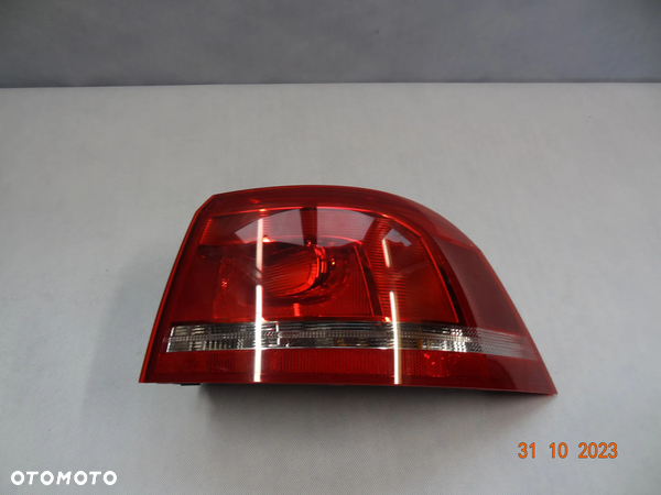 VW Passat B7 kombi lampa led prawy tył 3AF945096G - 1