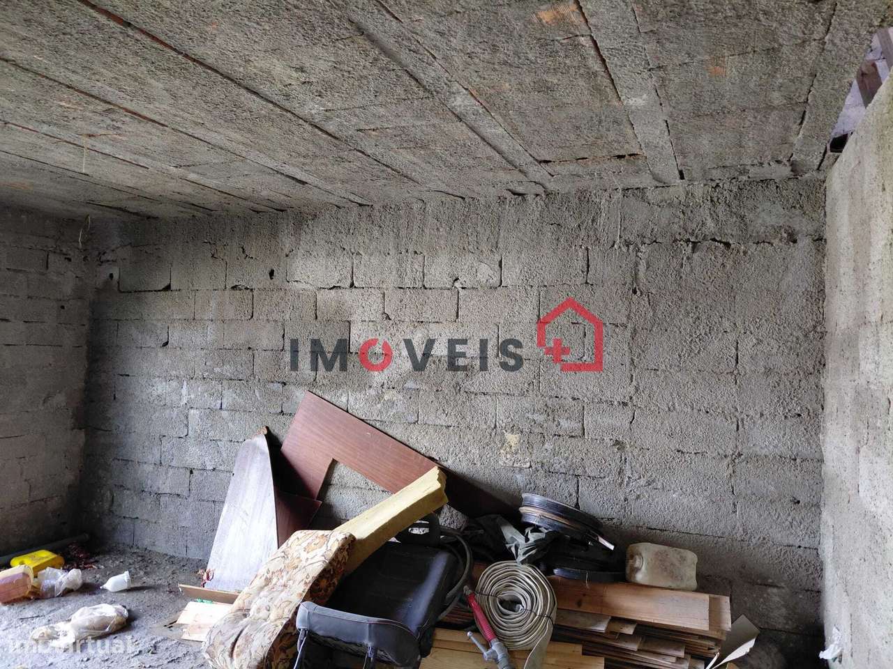 Moradia em fase construção - Grande imagem: 2/4